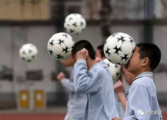 「开场哨」官宣！足协五大政策瞄准青训，中国足球未来光明；足协制定青训165行动计划；日本青训教练在中国：中国足球超过日本我就值了