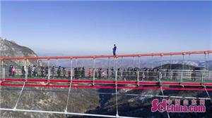 閾跺骇澶╄挋闆惧噰,澶╄挋闆惧噰