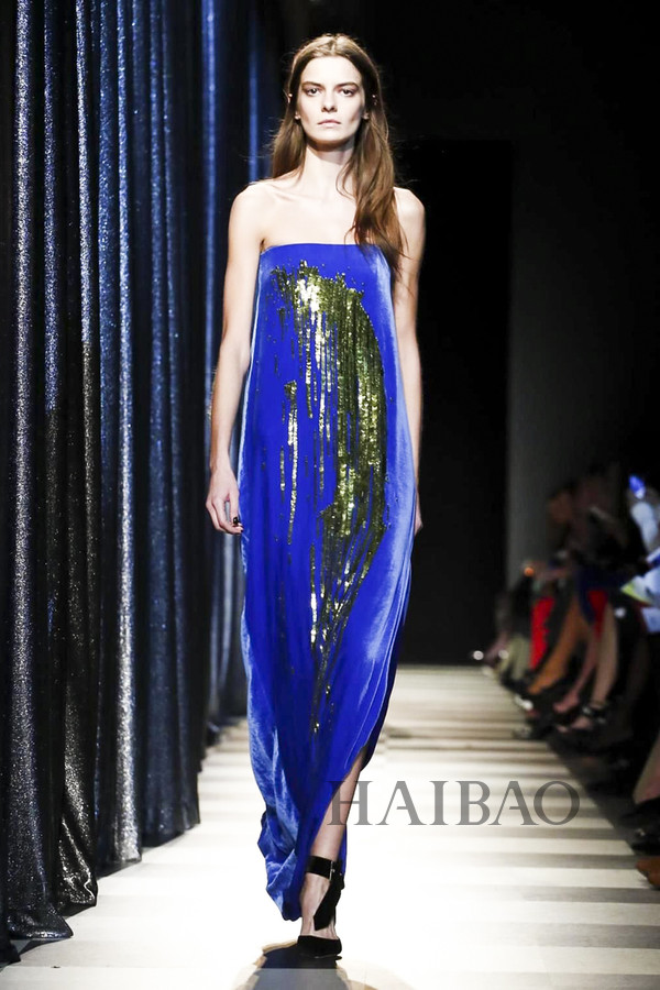 浪漫与柔媚的无限延伸！Monse2017秋冬女装秀，海报网带你亲临2017秋冬纽约时装周