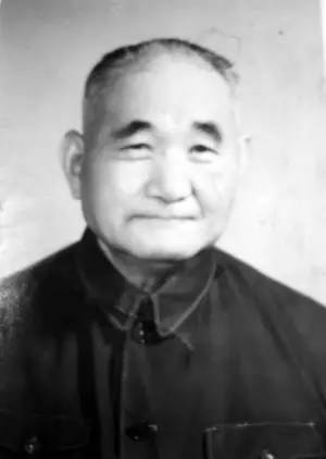 现代名人勤奋学习的故事,那些学习最刻苦的人