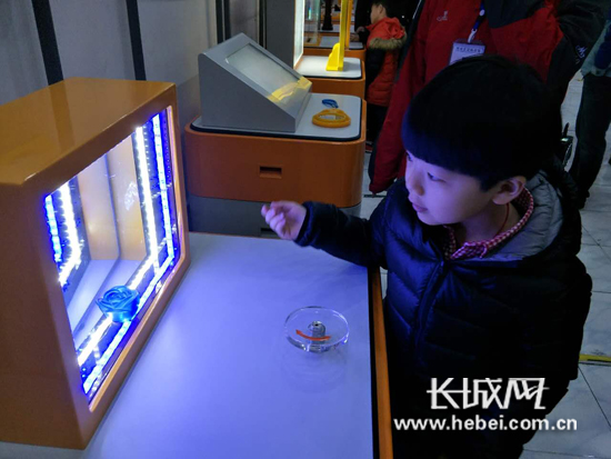 科普狂人秦瑞强:自费筹建科技馆研制四种科普车