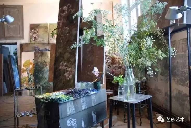 你恨死上班了对吗，但你知道艺术家上班时的样子吗？