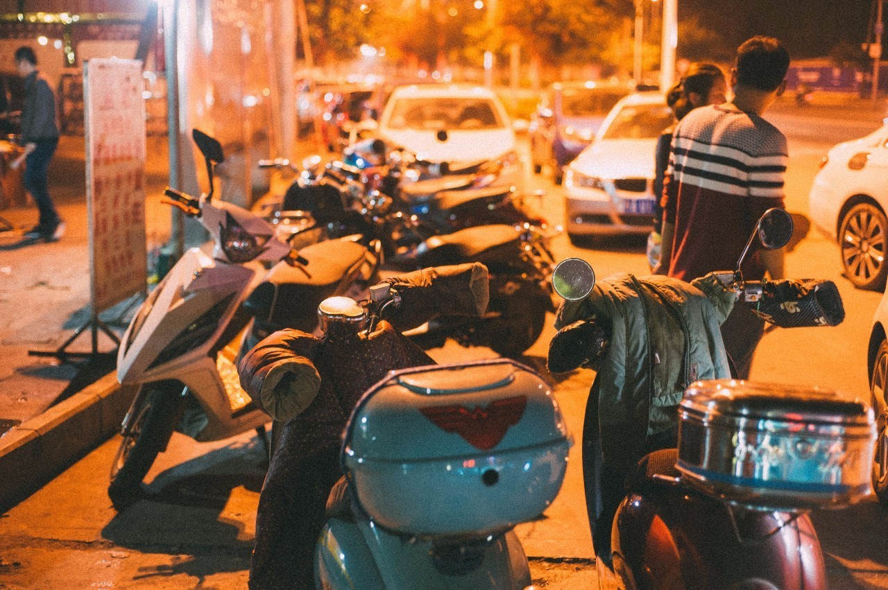 南宁夜晚摆摊生料粉,南宁柳沙夜市网红生料粉