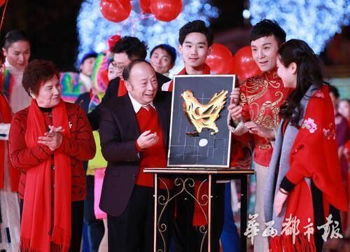 春晚傅琰东变金鱼揭秘,傅琰东魔术变狗狗