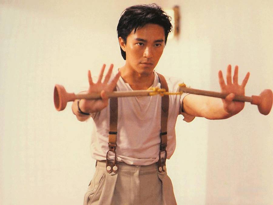 干过跑堂、做过苦工、50岁时众叛亲离……他一生都在拍悲剧，却被我们错认是喜剧