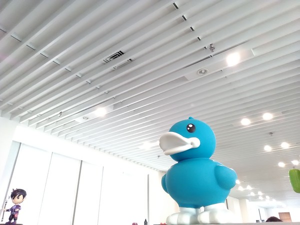 ivviV1M评测：除唯美设计，还支持电信黄金频段