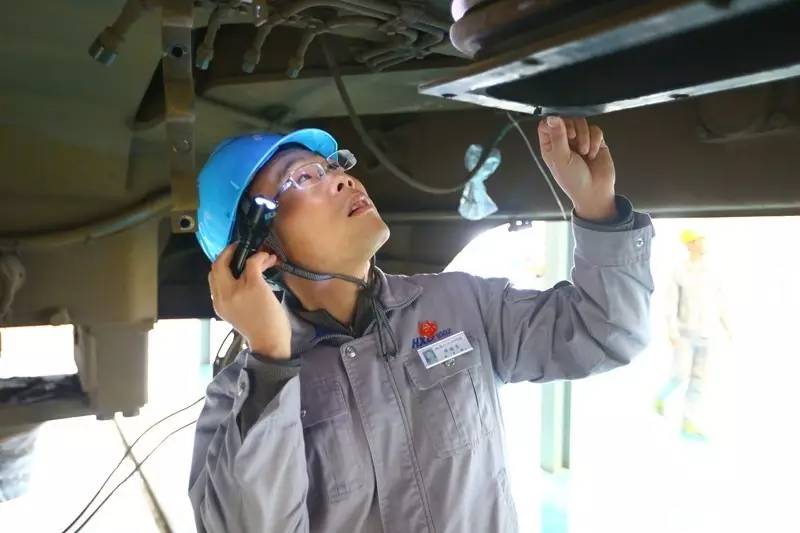 「寻找春运最美铁路人」清华毕业的,是吗?这个科长不简单!