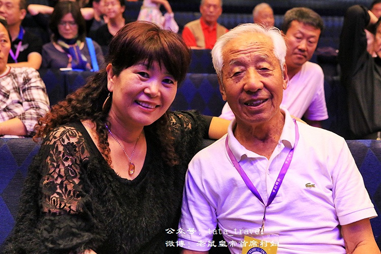 92老正太畅游世界精力充沛意气风发不输90后