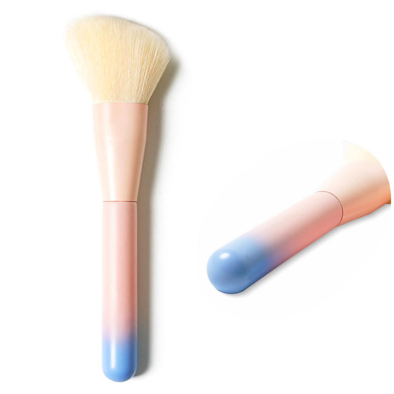 女人没有两把刷子怎能混江湖,出来混一定要有两把刷子