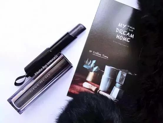 涂上口红整个人都有气色了,涂上这支口红永远嘴角上扬