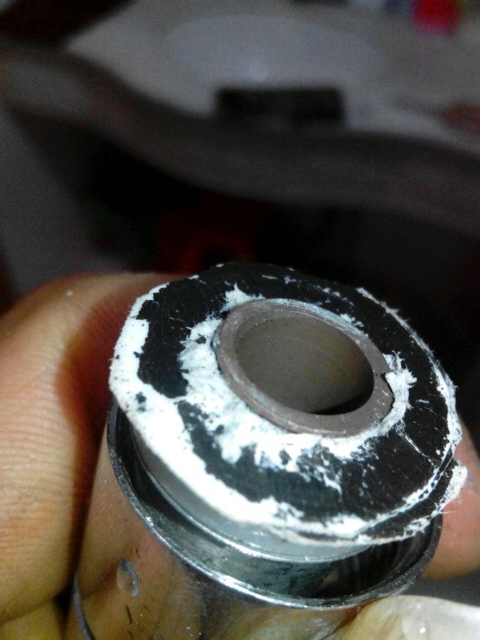 花洒墙里接头漏水解决方法,顶部花洒漏水教你一招轻松修好