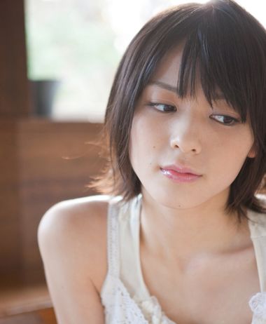 韩系女生学院风发型,学院风西装直发还是卷发