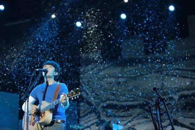 赵雷开什么车,赵雷开电动车