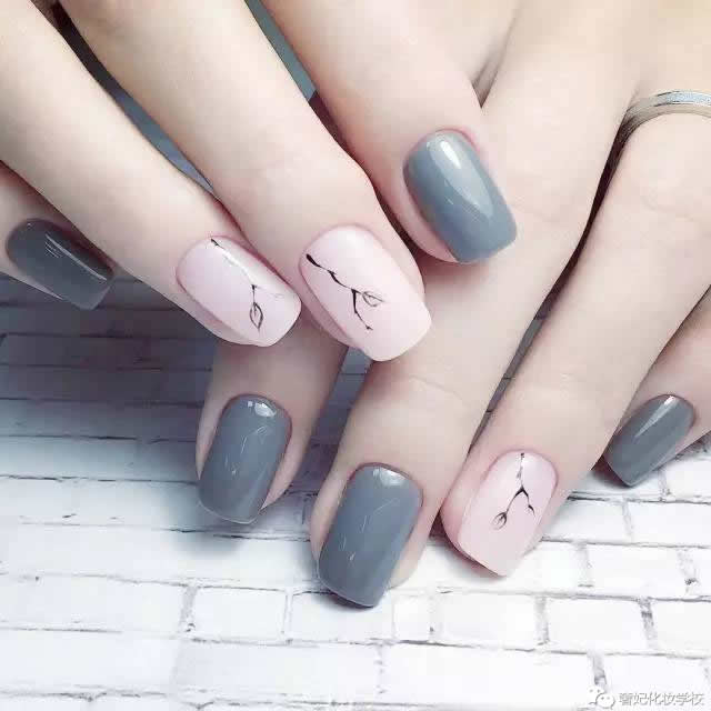 一不小心就让你怦然心动的：22款精致美甲