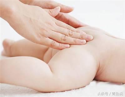 宝宝屁股起红湿疹是尿布问题吗,宝宝的屁屁红红的是怎么回事