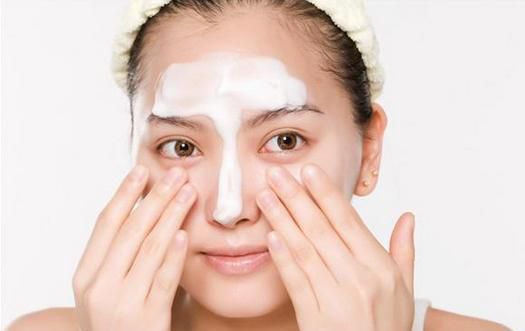 脸上毛孔大怎么收缩,脸上皮肤毛孔打开了怎么护肤