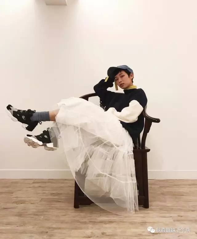 全智贤同款鞋子来自星星的你,全智贤同款阿迪达斯鞋