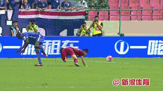 足球场上十大断腿事件特别恐怖,足坛断腿名场面