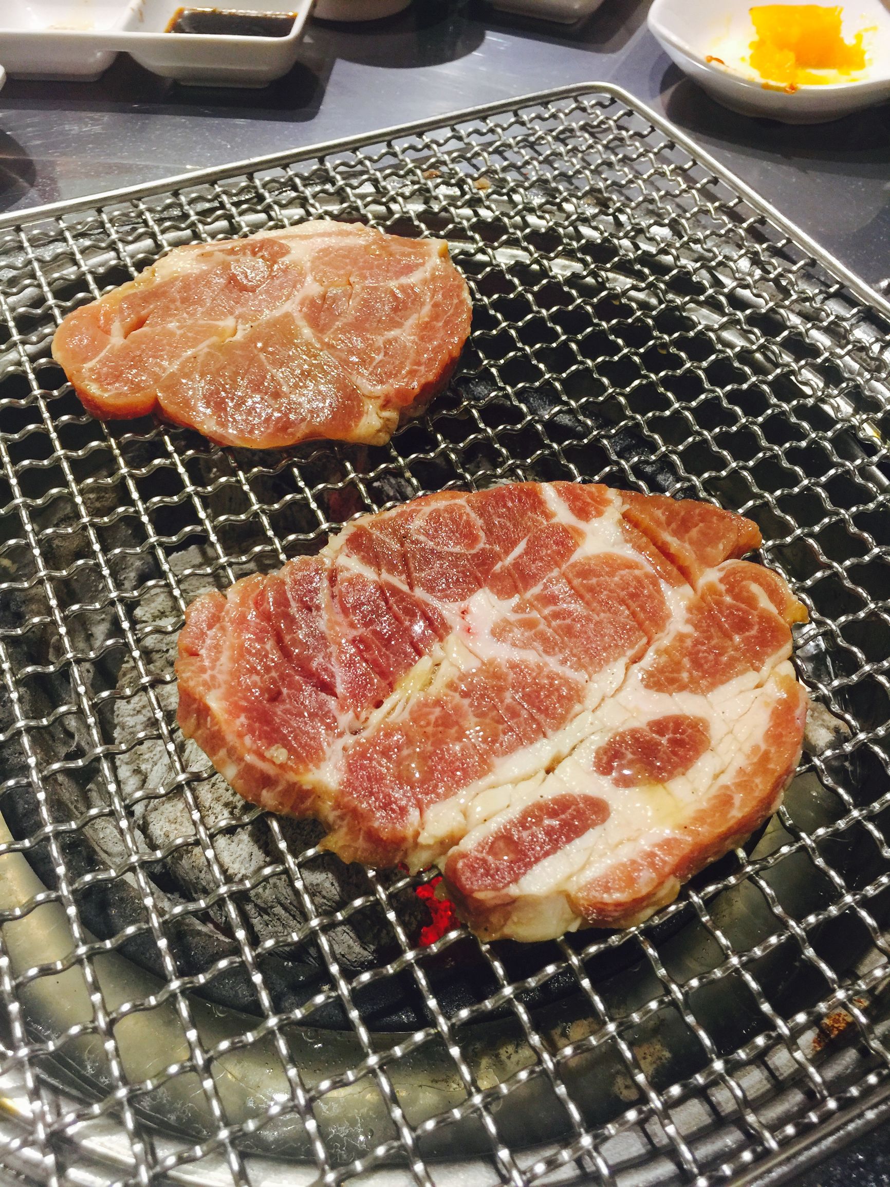 缸筒屋韩国烤肉,缸桶屋韩国烤肉视频