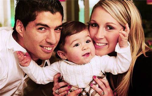 他们足球踢的非常好英文,那些在足球场上让人羡慕的爱情