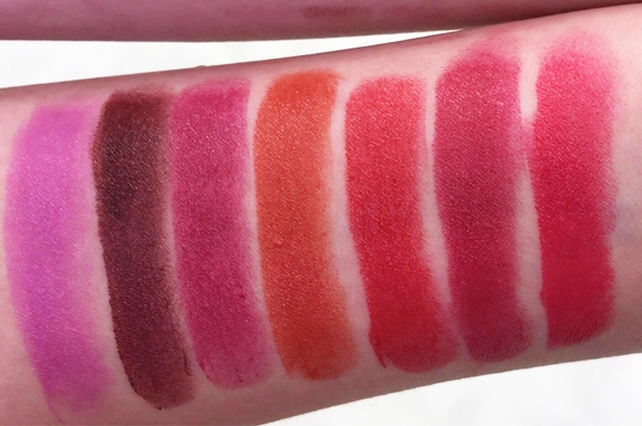 去年人鱼眼泪卖翻！今年日本妹又在抢这支月光唇蜜