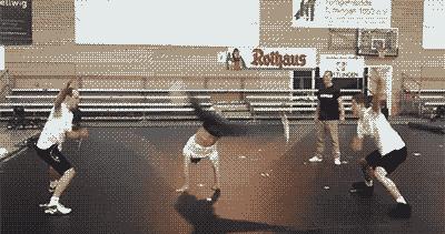 健身房女性锻炼视频,女生健身房锻炼视频年轻