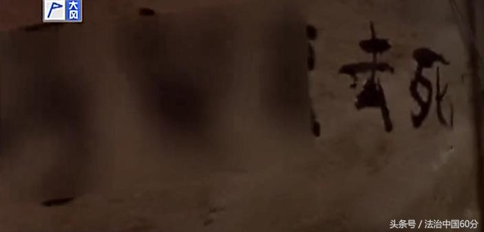 老人深夜敲门恐怖视频,老人独自出门监控的一幕让人心酸