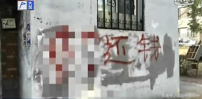 老人深夜敲门恐怖视频,老人独自出门监控的一幕让人心酸