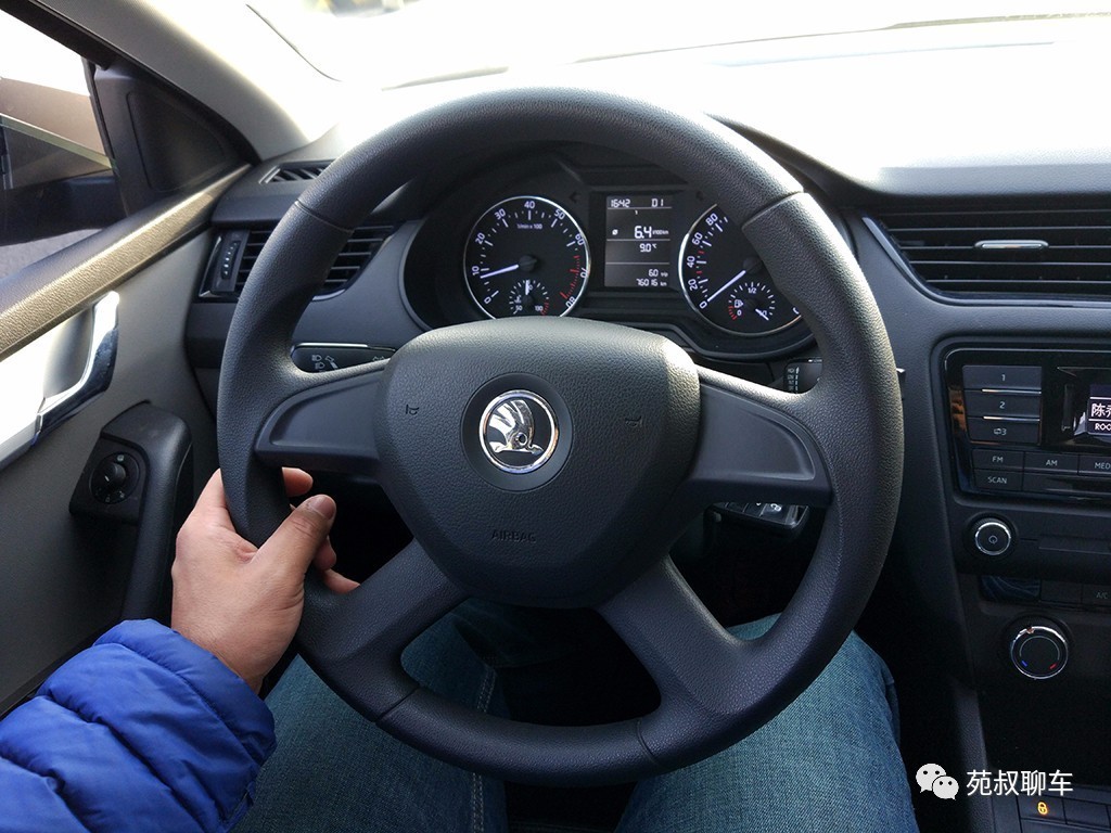 苑叔聊车十万以内落地,苑叔聊车卡罗拉哪款车性价比高