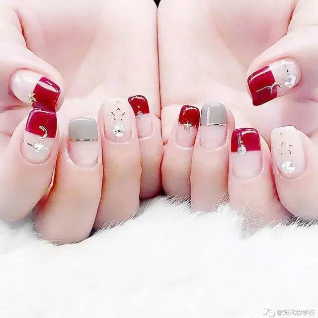 一不小心就让你怦然心动的：22款精致美甲