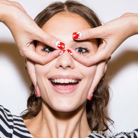 适合25岁左右补水淡化细纹的眼霜,好用的眼霜抗皱淡化细纹适合25岁