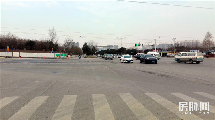 左边万科城,右边智慧城,合能公馆在长安一点也不偏!