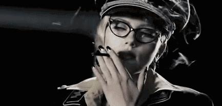 不用香水的女人没有未来英文,不用香水的女人身上有香味