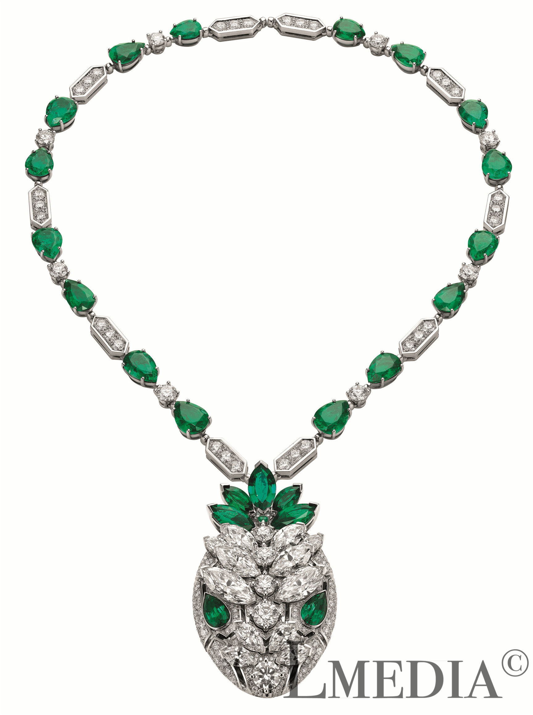 国际公认的绿宝石之王 (高贵柔美的绿宝石)