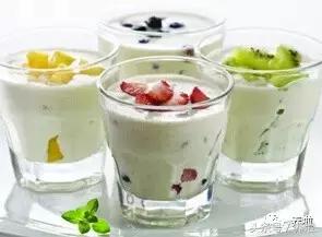 宝宝喝酸奶好处,宝宝喝酸奶加什么喝对肠胃好