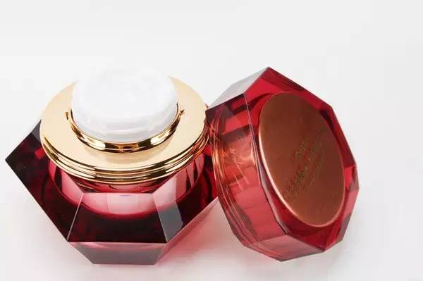 韩国最火的伊思白蜗牛霜和红蜗牛霜你知道区别到底是什么吗?