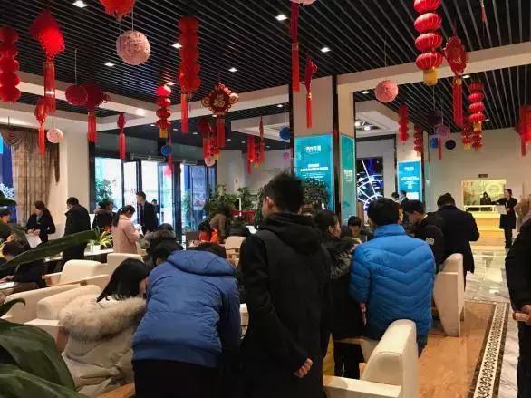 到成都的街上走一走,到成都的街道走一走