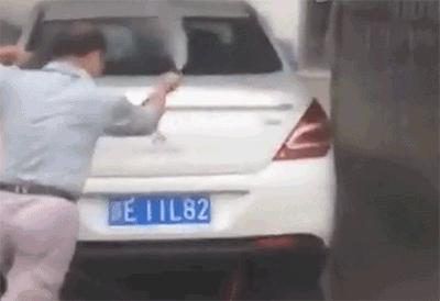 迎亲不让进门直接拆墙 (迎亲进门女方对接说辞)