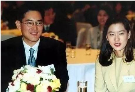 首富独子、前妻移情影星、被捕,三星“太子”李在镕人生堪比韩剧