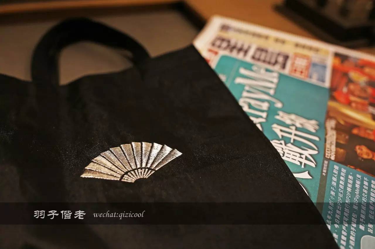 藏匿在繁华中环背后的丝丝暖意 (藏在繁华中环中的丝丝暖意)