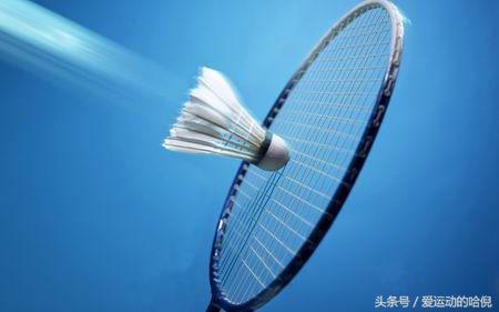 新手入门羽毛球鞋怎么选,选羽毛球鞋怎么看脚型