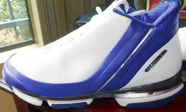 今年扣篮大赛上脚球鞋,乔丹扣篮大赛穿的球鞋