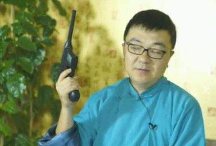 打鼾解说员一句玩笑话揭开国足不行的真相有两人阻止了孩子发展