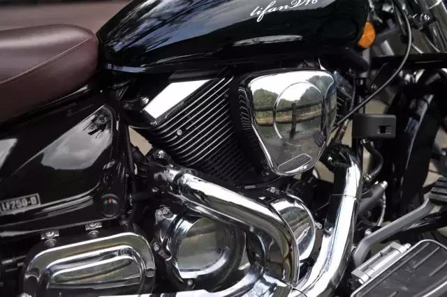 国产巡航摩托车600cc,国产美式v缸太子力帆v16