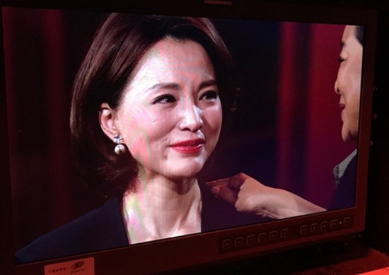 央视主持人董卿和倪萍的视频,两代央视一姐董卿倪萍同框