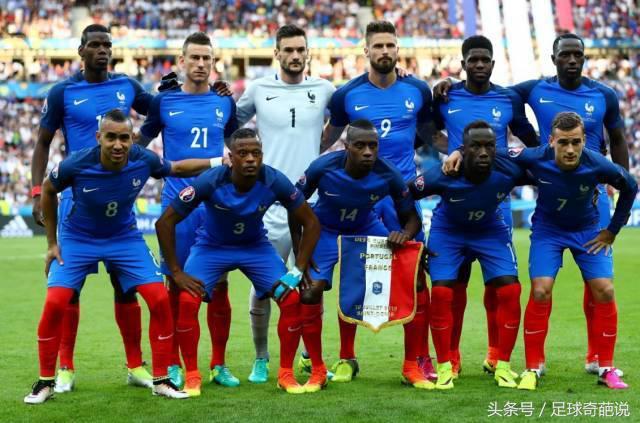 当足球运动员穿上西装堪比男模,足球队的穿西装的谁最帅气