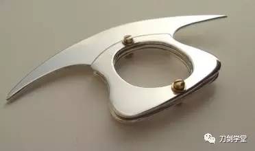 美艳又危险!来看看这款“蛇蝎美人”戒指刀