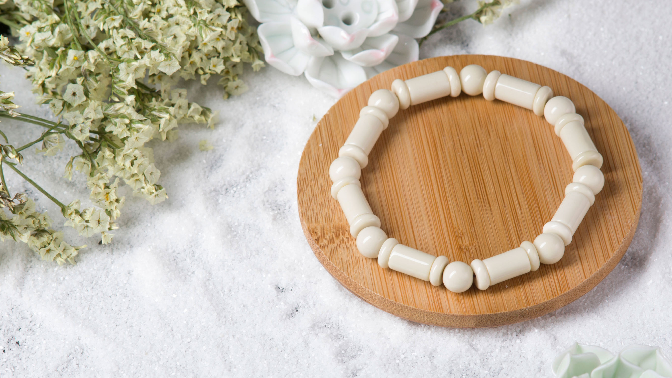 鍦颁腑娴锋境瀹濊泲鐧界煶鏄櫧鑹插悧,鍦颁腑娴锋境瀹濊泲鐧界煶钃濊壊