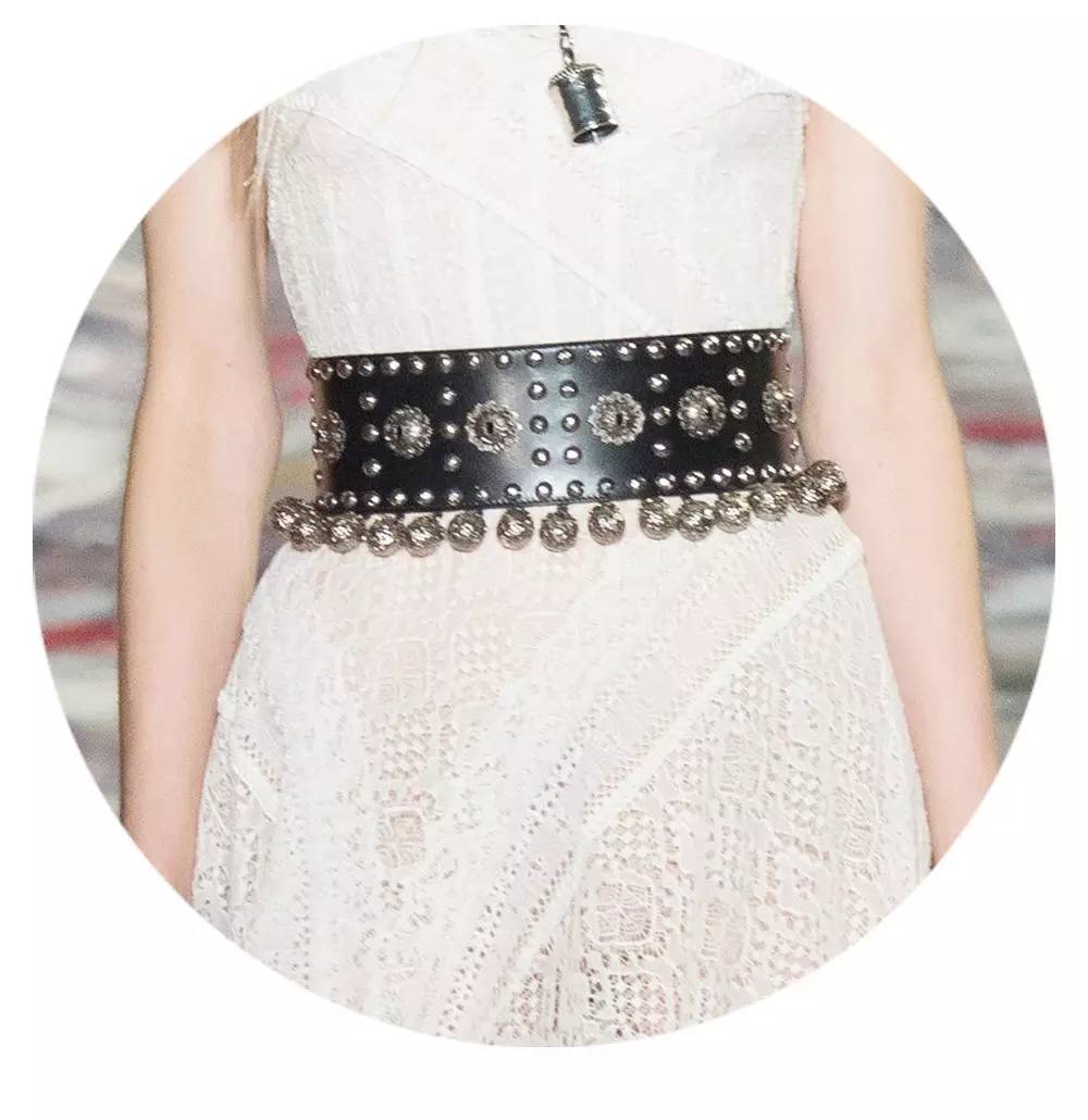 kyliejenner的穿搭,kyliejenner最新穿搭