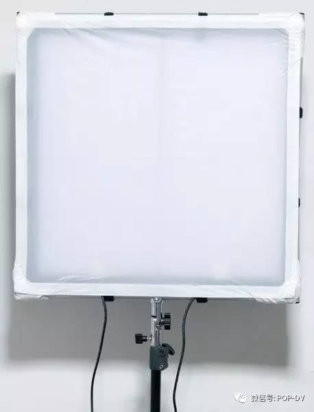 “柔曲之美”——南冠CN-ST288CX2影视曲屏LED灯光之情景喜剧拍摄应用